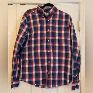 Gap Lived In Button Down. Business Casual. Size large.